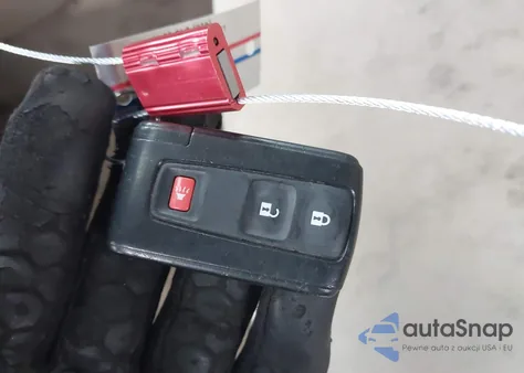 2005 Toyota Prius from USA, damaged, VIN JTDKB20U553015603